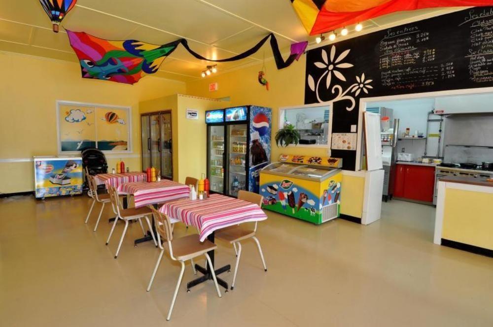 Camping & Chalets De La Demi-Lieue Hotel Saint-Jean-Port-Joli Buitenkant foto